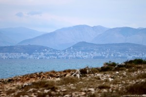 Blick von Korfu über die Meerenge nach Albanien